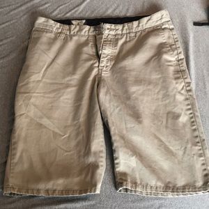 Kaki shorts